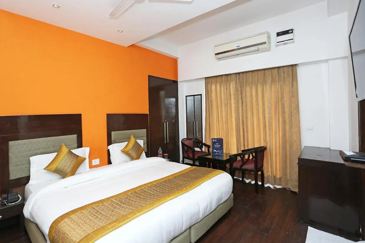 *** Hotel Oyo Singh Suites Near Aravali Biodiversity Park Gurgaon India